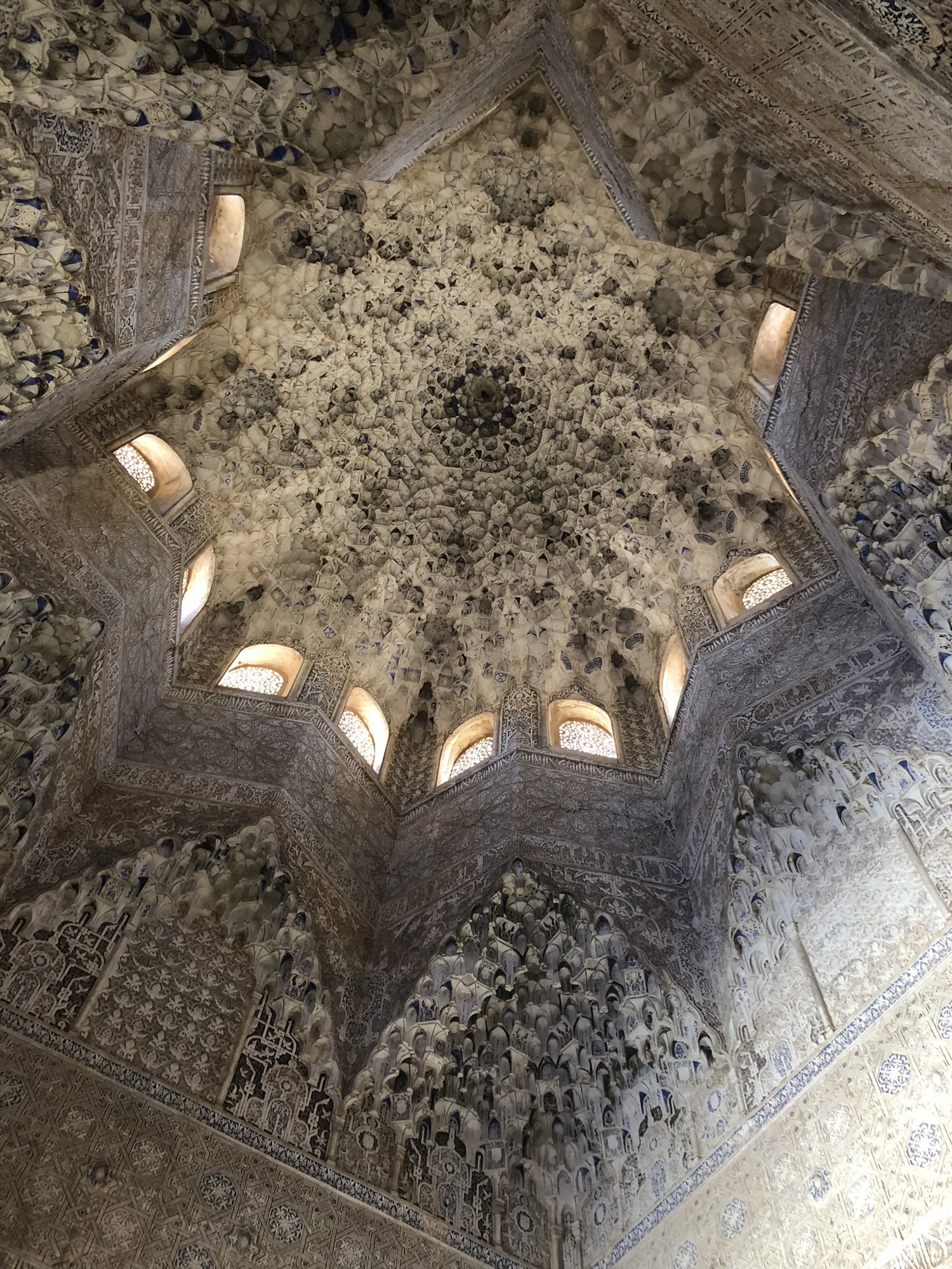 Visitas guiadas Granada Alhambra Andalucía servicios culturales catedral Albaycín Albaicín Reyes Católicos