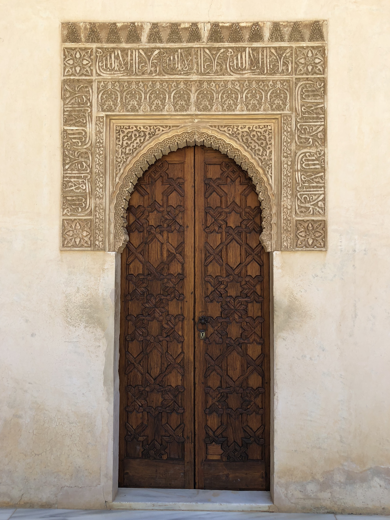 Guided visits tours Granada Alhambra Andalucía cultural services cathedral Albaycín Albaicín Reyes Católicos