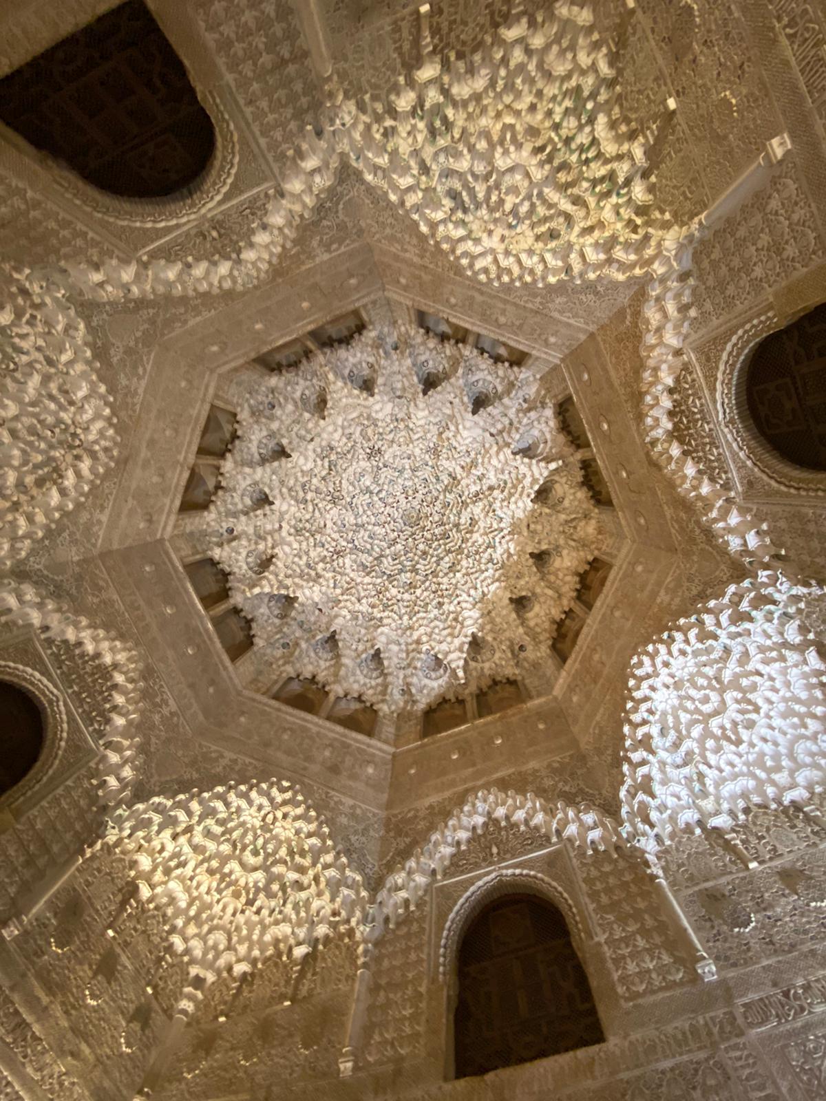Visitas guiadas Granada Alhambra Andalucía servicios culturales catedral Albaycín Albaicín Reyes Católicos